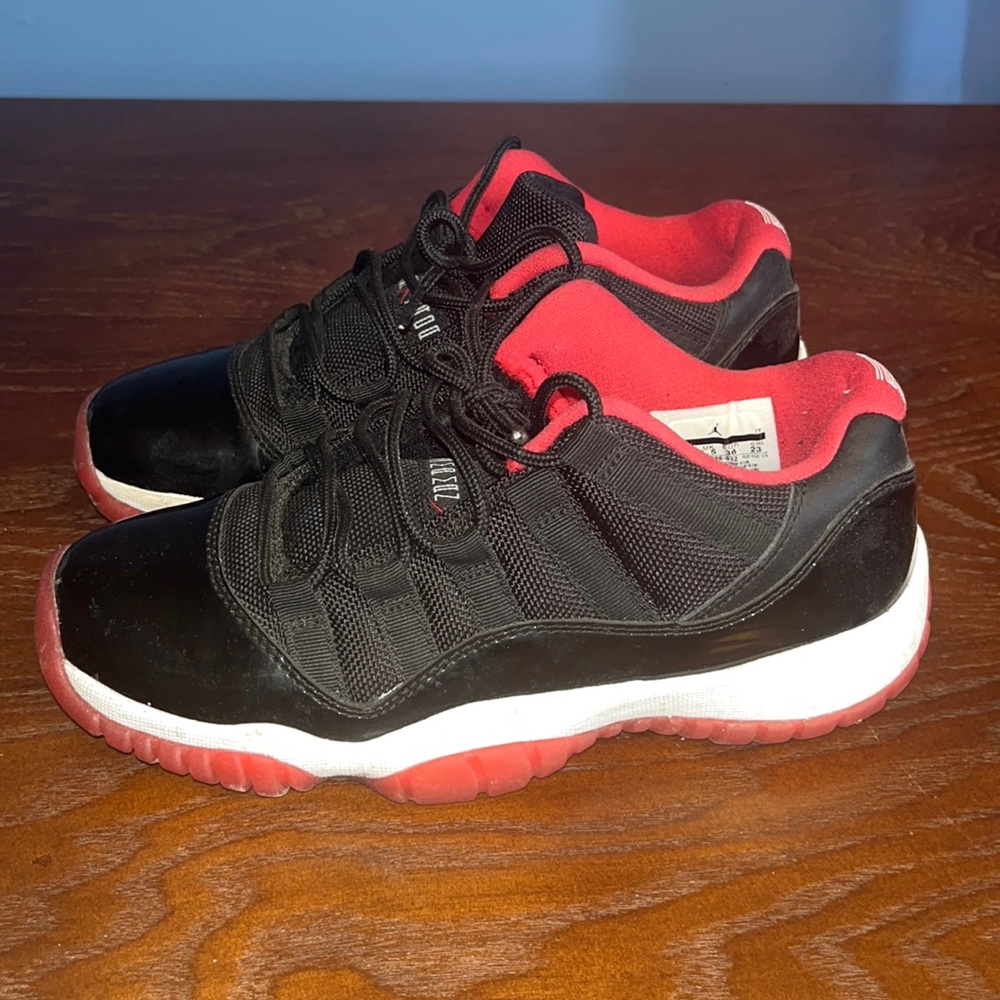 Authentic Jordan 11 retro low “Bred”